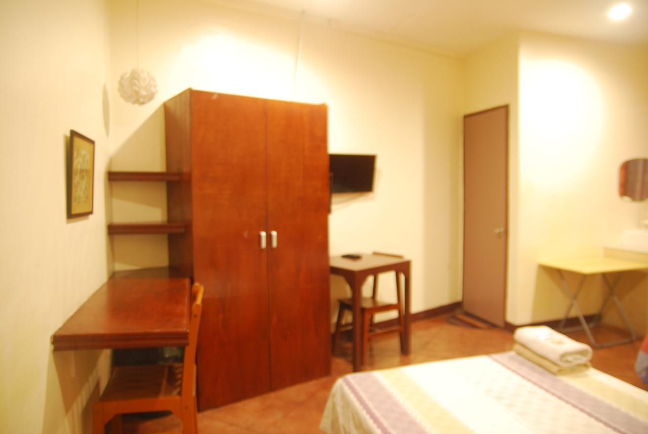 Centro Mactan Suites Lapu-Lapu City Exterior photo